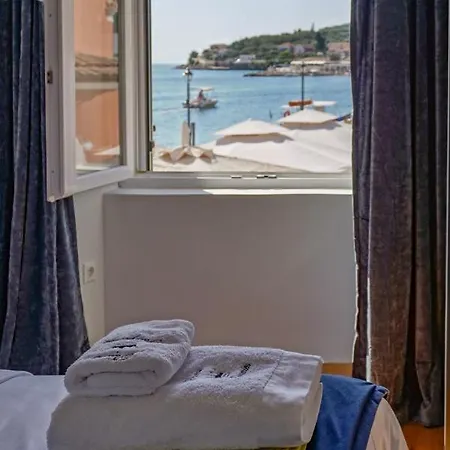 Διαμέρισμα Paxos Fairytales House 1 *