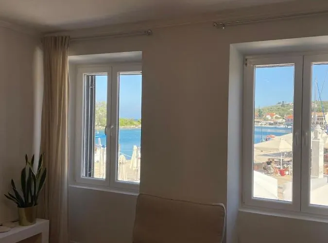 Paxos Fairytales House 1 דירה *